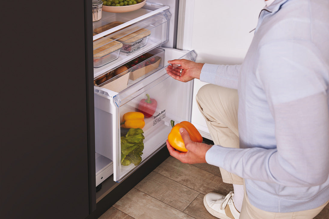 Samsung Integrated One Door Fridge, with SpaceMax™ Technology, BRR29600EWW/EU